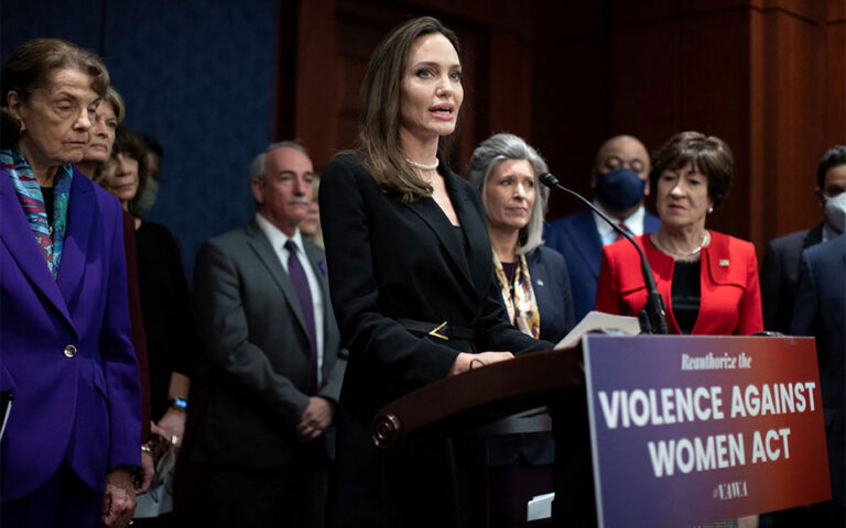 Αντζελίνα Τζολί: Μίλησε στο Κογκρέσο για τη βία κατά των γυναικών