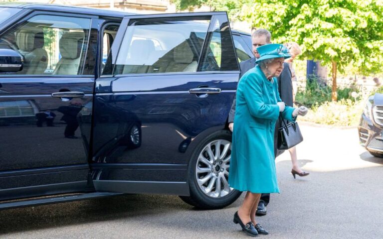 Βασίλισσα Ελισάβετ: Ζήτησε από τον Πρίγκιπα Κάρολο να την εκπροσωπήσει στην Εκδήλωση της Κοινοπολιτείας