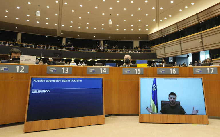 Ουκρανία: Μακρινό σενάριο η ένταξη στην ΕΕ παρά τις δηλώσεις