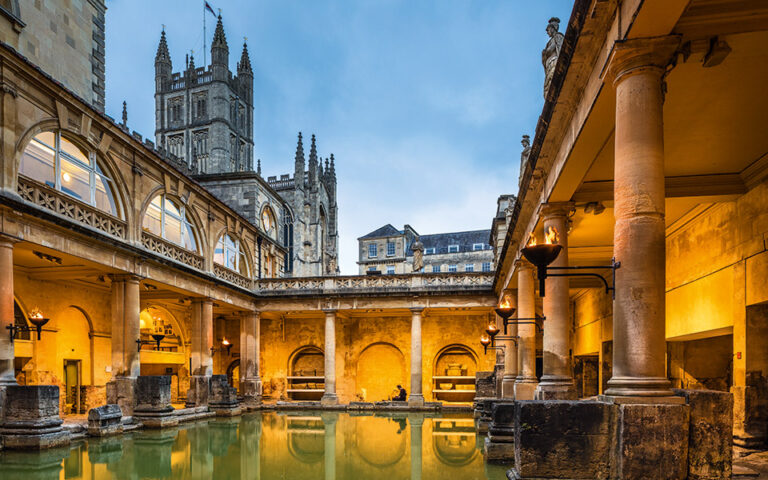 Bath: Η διαχρονική κομψότητα που γοητεύει