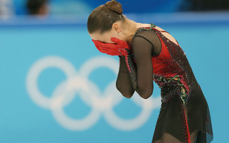 Δράματα στον πάγο: Γιατί η Καμίλα Βαλίεβα είναι το μόνο που θυμόμαστε από τους Χειμερινούς Ολυμπιακούς του Πεκίνου