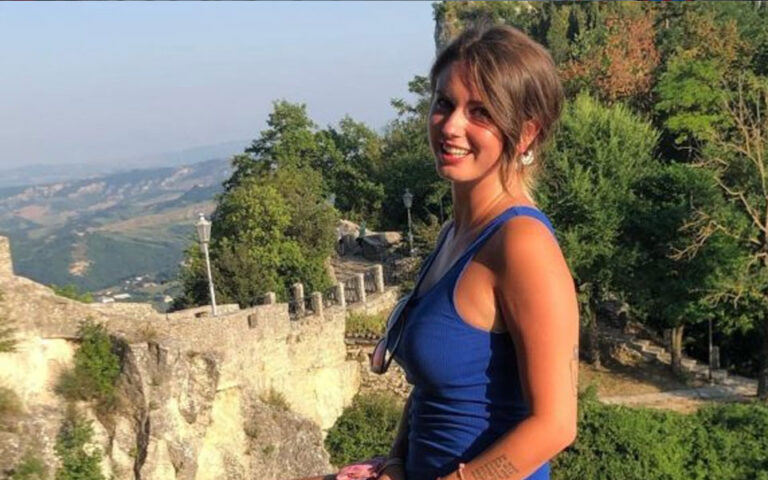 Άγρια δολοφονία Ιταλίδας πορνοστάρ – Κατακρεουργήθηκε από γείτονα της