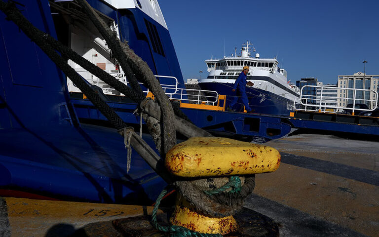 Απεργία ΠΝΟ: Δεμένα τα πλοία στα λιμάνια στις 6 Απριλίου