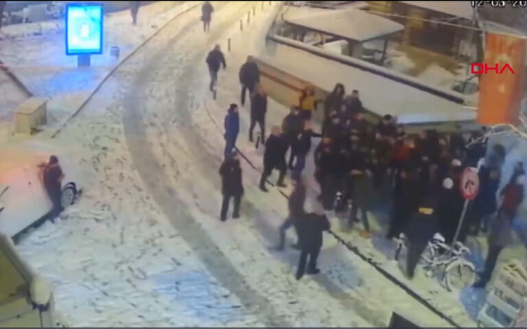 Τουρκία: Ο χιονοπόλεμος κατέληξε σε συμπλοκή με πυροβολισμούς – 7 τραυματίες (εικόνες)
