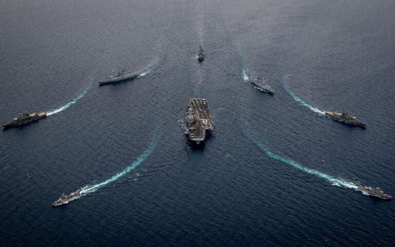 Πολεμικό Ναυτικό: Εντυπωσιακές εικόνες από την συνεκπαίδευση με την ομάδα συνοδείας του «Σαρλ Ντε Γκωλ»