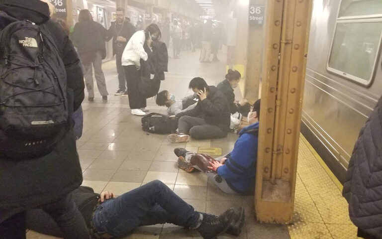 Νέα Υόρκη: Πυροβολισμοί σε σταθμό του μετρό – Αναφορές για θύματα