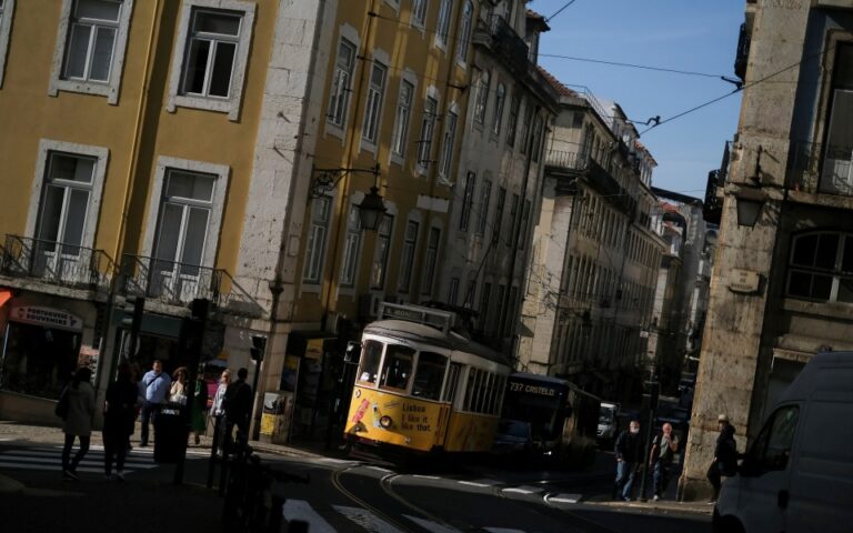 Λισαβόνα: Δωρεάν μετακινήσεις για νέους και ηλικιωμένους με τις δημόσιες συγκοινωνίες