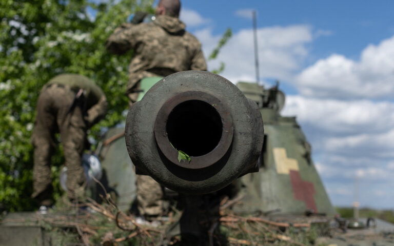 Politico: Σε τροχιά σύγκρουσης Δύση – Ρωσία με φόντο την Ουκρανία