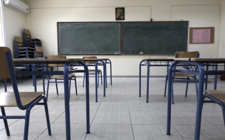 Σχολεία: Η λήξη των μαθημάτων, οι πανελλαδικές εξετάσεις και τα μέτρα προστασίας