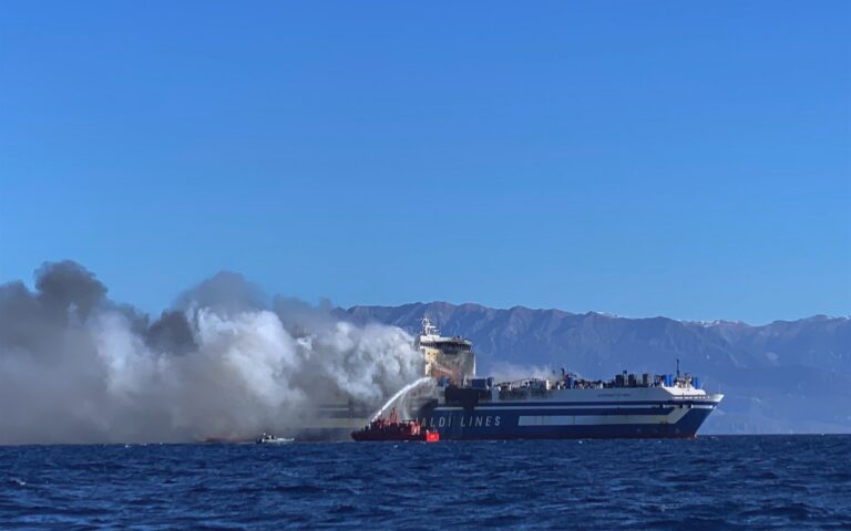 «Euroferry Olympia»: Παγιδευμένος στα έγκατα ενός φλεγόμενου πλοίου