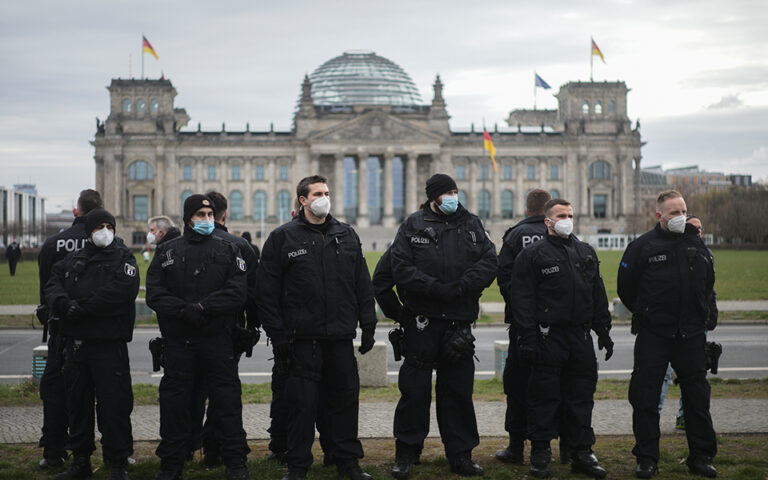 Γερμανία: Απαγωγή του υπ. Υγείας και ανατροπή πολιτεύματος σχεδίαζε οργάνωση αρνητών του κορωνοϊού