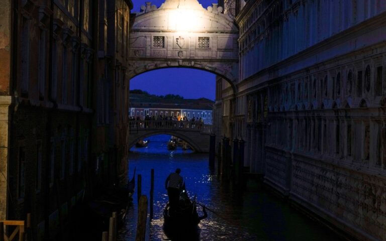 Βενετία: «Εισιτήριο» έως 10 ευρώ για ημερήσιες εκδρομές από το 2023