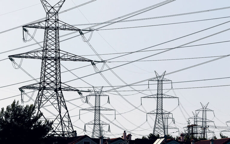 Πέτσας: Τις επόμενες εβδομάδες θα γίνουν ανακοινώσεις για το ηλεκτρικό ρεύμα