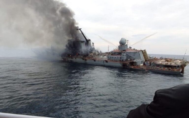 «Μόσκβα»: Εικόνες της ρωσικής ναυαρχίδας λίγο πριν τη βύθισή της