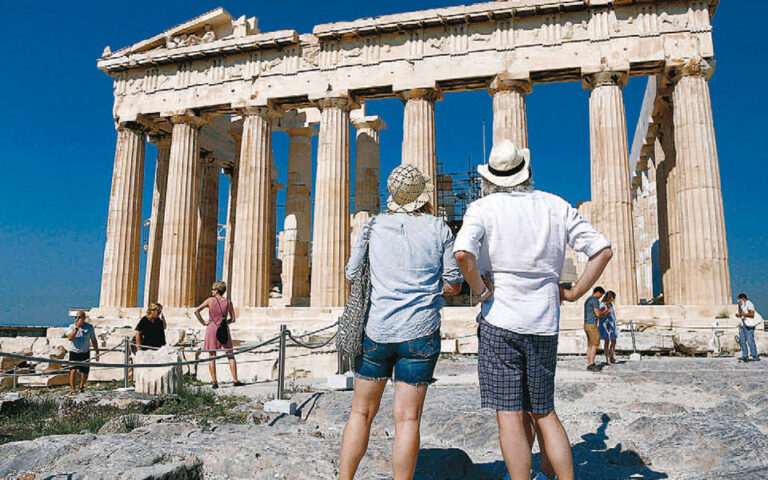 Τουρισμός: Επανακάμπτει η ζήτηση για ταξίδια στην Ελλάδα