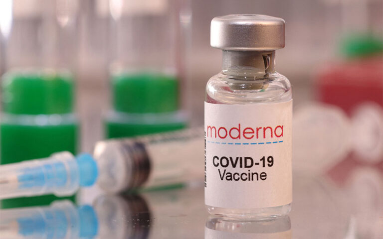 Moderna: Πιο κοντά στο εμβόλιο κατά της «Όμικρον»