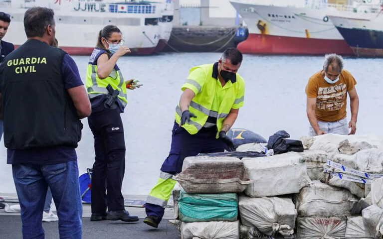 Ισπανία: Κατασχέθηκαν σχεδόν τρεις τόνοι κοκαΐνη στα ανοικτά των Καναρίων Νήσων