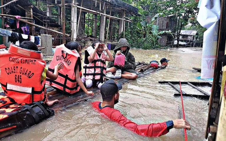 Φιλιππίνες: Τους 123 έφτασαν οι νεκροί από την τροπική καταιγίδα Μέγκι (εικόνες)
