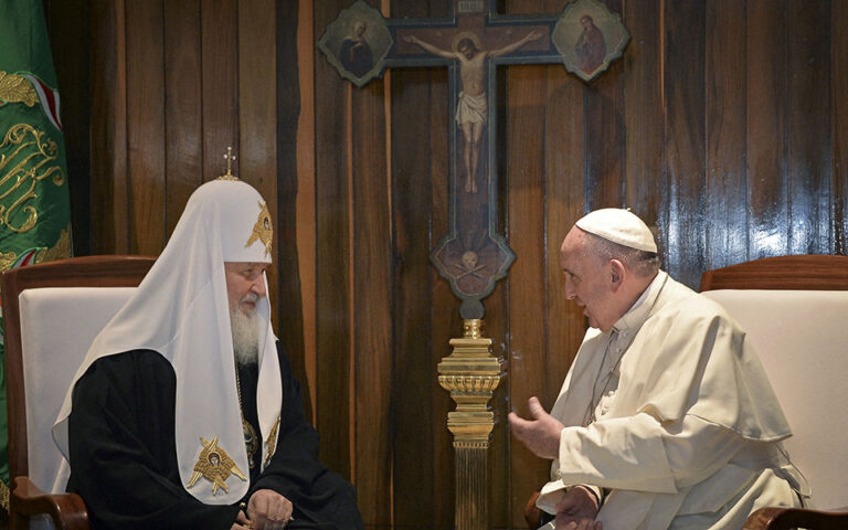 Ο πάπας δεν θα συναντηθεί με τον πατριάρχη Κύριλλο