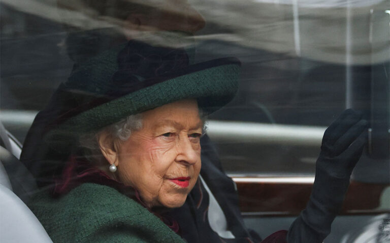 Βασίλισσα Ελισάβετ: Θα εκπροσωπηθεί στη θεία λειτουργία της Μεγάλης Πέμπτης