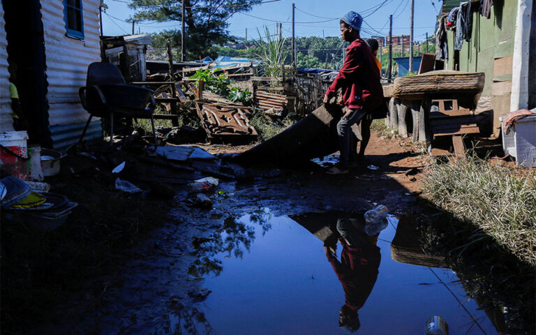 Νότια Αφρική: Σχεδόν 400 οι νεκροί από τις φονικές πλημμύρες