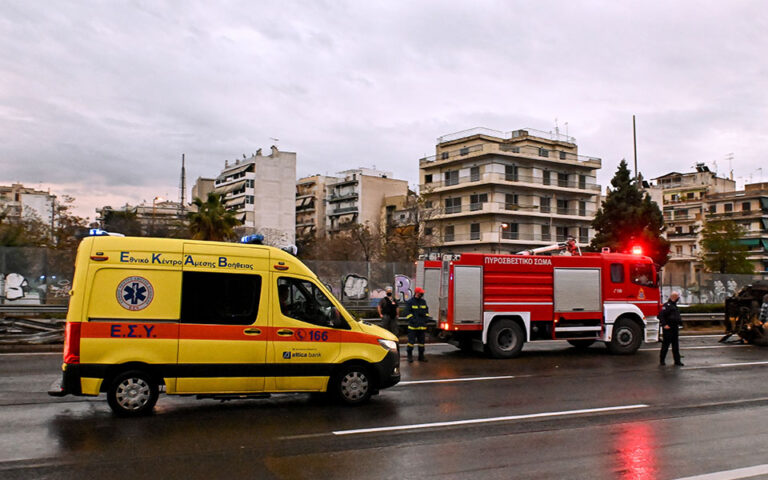 Σημαντικές καθυστερήσεις στην εθνική οδό Αθηνών-Κορίνθου λόγω τροχαίου