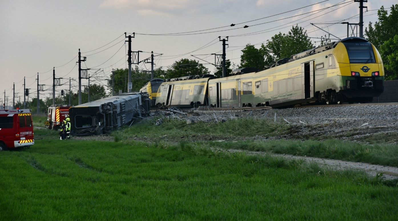 Αυστρία: Εκτροχιασμός τρένου νότια της Βιέννης – Ένας νεκρός, 13 τραυματίες-1
