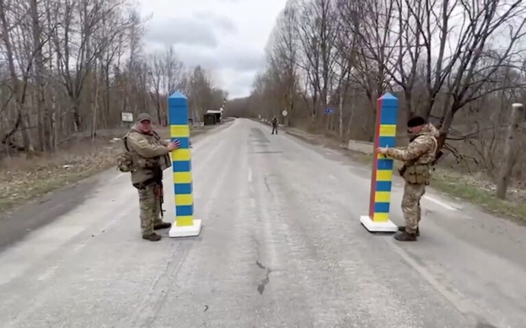 Αιφνιδιαστικά στρατιωτικά γυμνάσια από τη Λευκορωσία – Έτοιμοι να αμυνθούν δηλώνουν οι Ουκρανοί