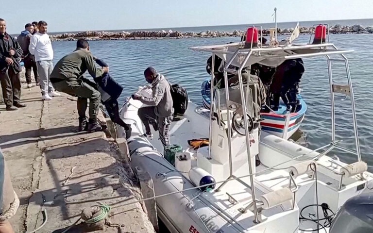 Τυνησία: 76 αγνοούμενοι σε ναυάγιο σκάφους με μετανάστες