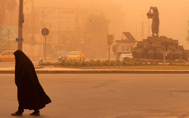 Στο έλεος αμμοθύελλας Ιράκ, Κουβέιτ και Σ. Αραβία (εικόνες)