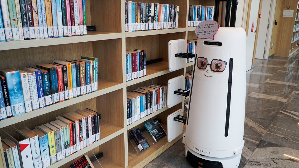 Από μπαρίστα μέχρι βιβλιοθηκάριοι: Τα ρομπότ έπιασαν δουλειά στη Σιγκαπούρη-2