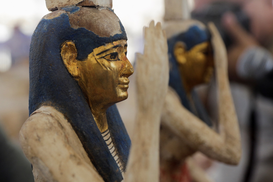 Μεγάλη αρχαιολογική ανακάλυψη στην Αίγυπτο: Στο φως εκατοντάδες σαρκοφάγοι και αγάλματα-2