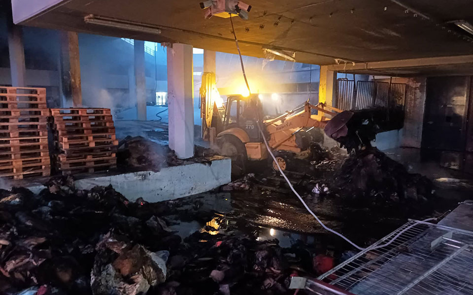ΣΕΦ: Φωτιά σε παλέτες με βοήθεια για την Ουκρανία (εικόνες)-6