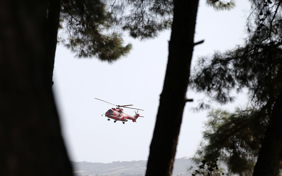 Κακοκαιρία: Ελικόπτερο στις έρευνες για τον αγνοούμενο στην Εύβοια – Προβλήματα λόγω θυελλωδών ανέμων