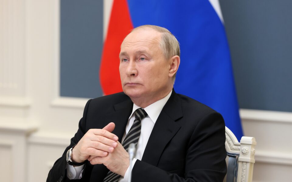 Πούτιν: Αν η Δύση θέλει να μας νικήσει στο πεδίο της μάχης, ας προσπαθήσει