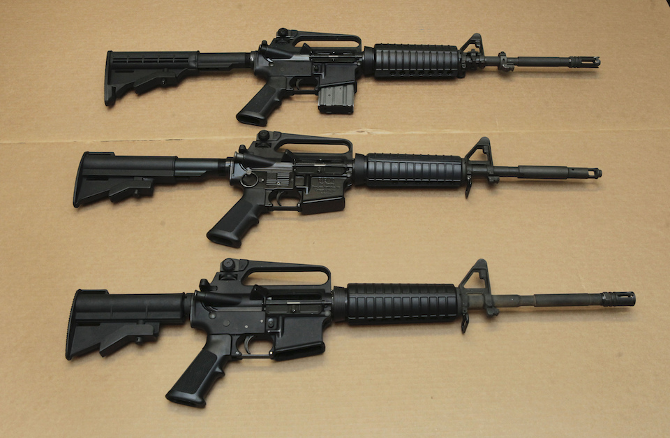 Κάμαλα Χάρις: Ζητά να απαγορευθούν οι πωλήσεις όπλων εφόδου στις ΗΠΑ-1
