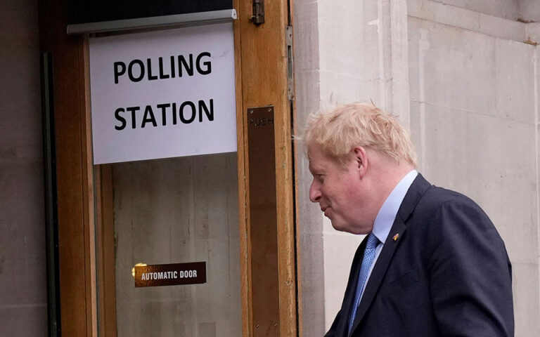 Τοπικές εκλογές στη Βρετανία: Δοκιμασία για Τζόνσον – Βαριές απώλειες για τους Συντηρητικούς στο Λονδίνο