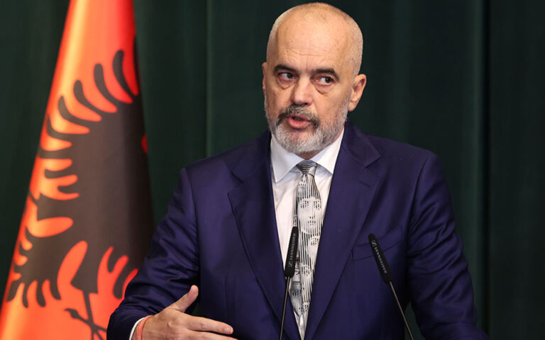 Η Αλβανία προσέφερε ναύσταθμο στο ΝΑΤΟ