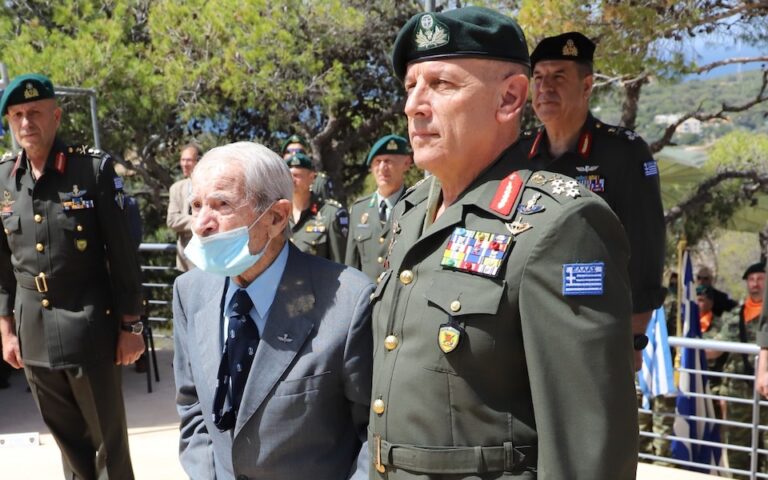 Αρχηγός ΓΕΕΘΑ Κ. Φλώρος για τον θάνατο του Ιερολοχίτη στρατηγού Κ. Κόρκα: «Θα ‘σαι πάντα ο Φάρος κι η Πυξίδα μας»