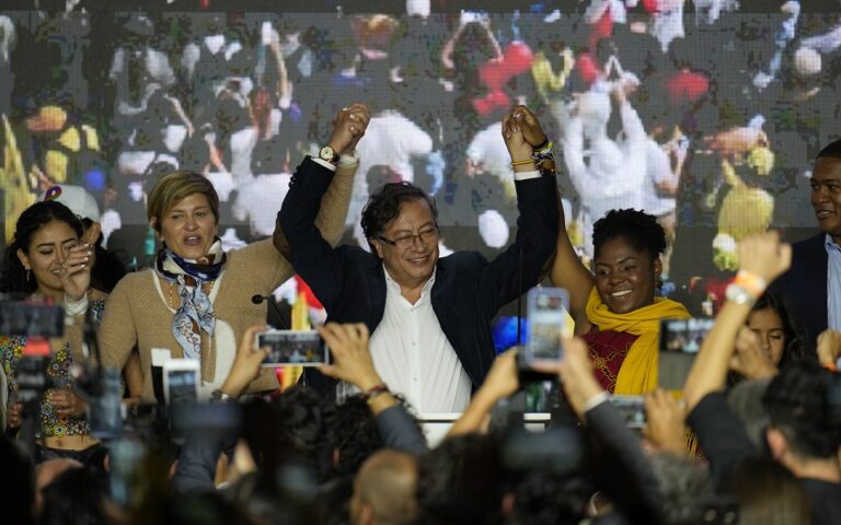 Κολομβία: Νίκη του κεντροαριστερού υποψηφίου στον α’ γύρο των εκλογών