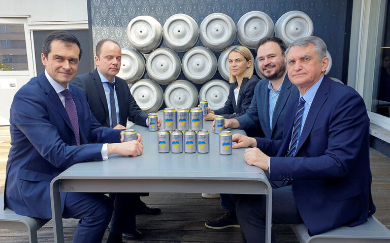 Βελγική ζυθοποιία ξεκινά την παγκόσμια κυκλοφορία ουκρανικής μπύρας