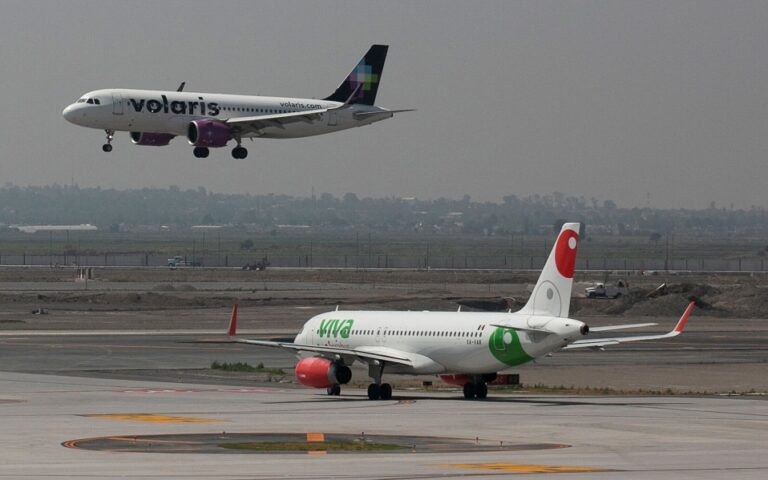 Μεξικό: Αεροσκάφος ακυρώνει τελευταία στιγμή προσγείωσή του για να αποφύγει άλλο (βίντεο)