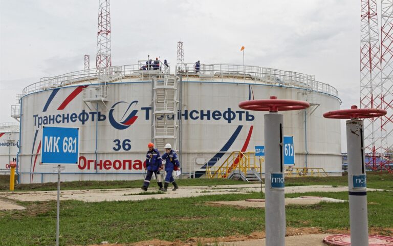 Πετρέλαιο: Αυξήθηκαν κατά 50% τα έσοδα της Ρωσίας τους πρώτους μήνες του έτους