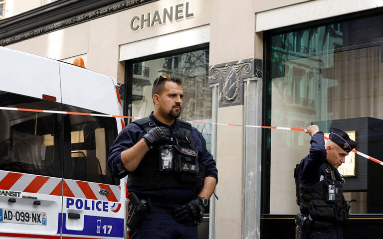 Κινηματογραφική ληστεία σε κοσμηματοπωλείο του οίκου Chanel στο Παρίσι (βίντεο)