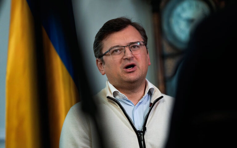 ΥΠΕΞ Ουκρανίας: Το επόμενο πακέτο κυρώσεων της ΕΕ πρέπει να περιλαμβάνει εμπάργκο στο ρωσικό πετρέλαιο