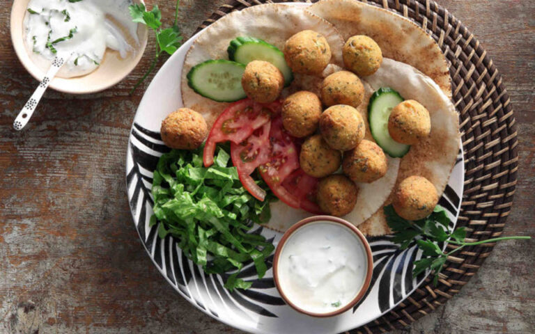Φαλάφελ: 10 συνταγές για το αγαπημένο πιάτο της Μέσης Ανατολής