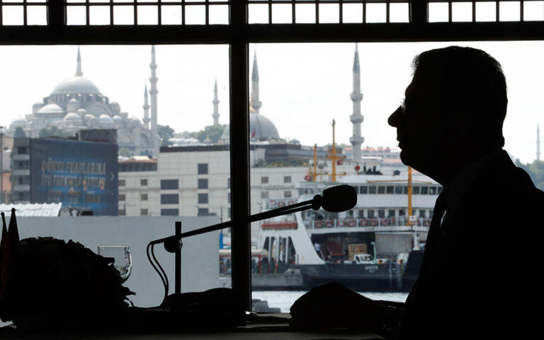 Guardian: Μπορεί ο Ιμάμογλου να απειλήσει τον Ερντογάν;