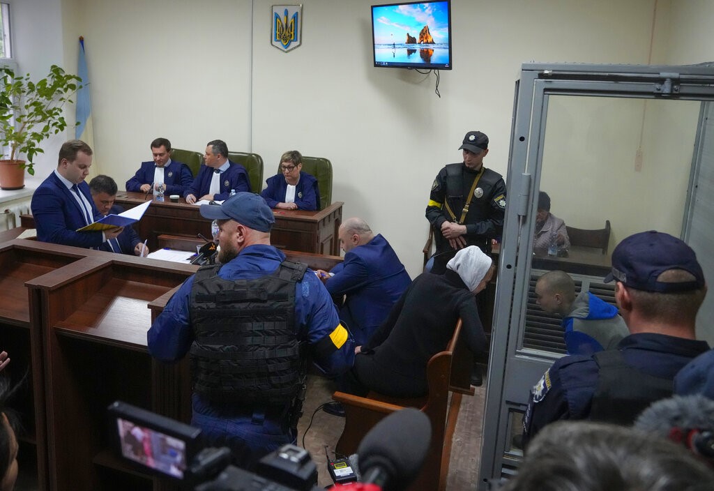 Ουκρανία: Η πρώτη δίκη για εγκλήματα πολέμου – Ομολόγησε την ενοχή του 21χρονος Ρώσος-1