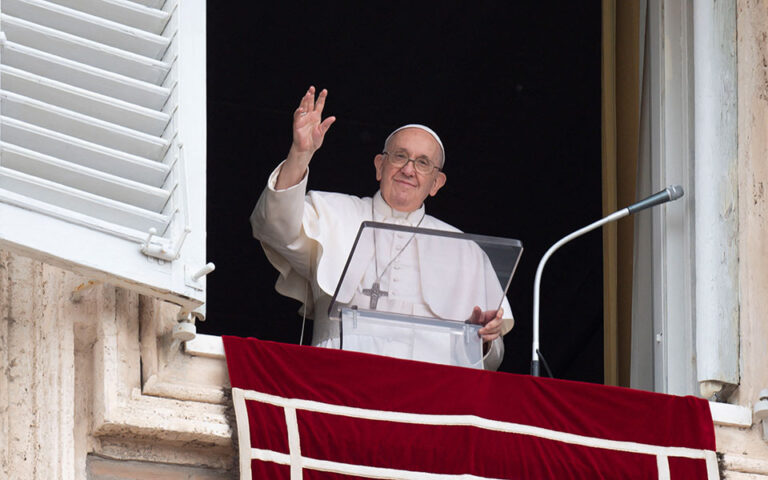 Πάπας Φραγκίσκος προς μέλη της ΛΟΑΤΚΙ κοινότητας: «Η Εκκλησία δεν σας απορρίπτει»