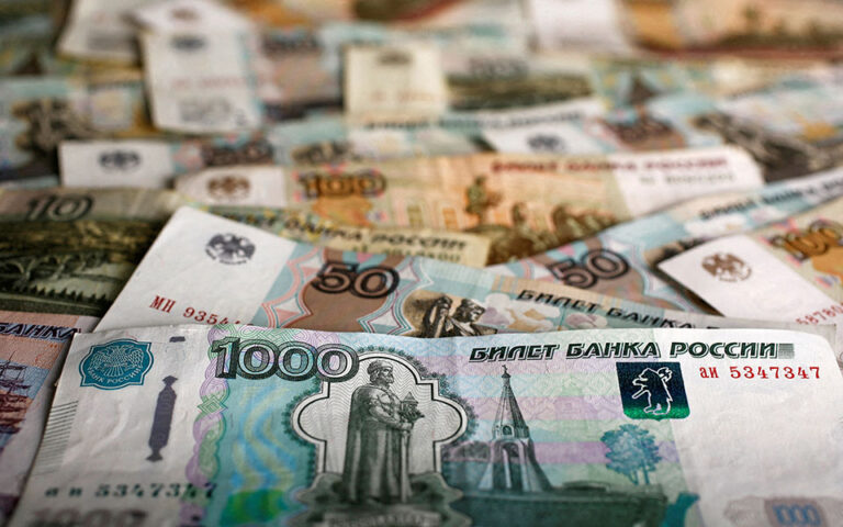 Ρωσία: Πώς οι δυτικές κυρώσεις ισχυροποίησαν το ρούβλι